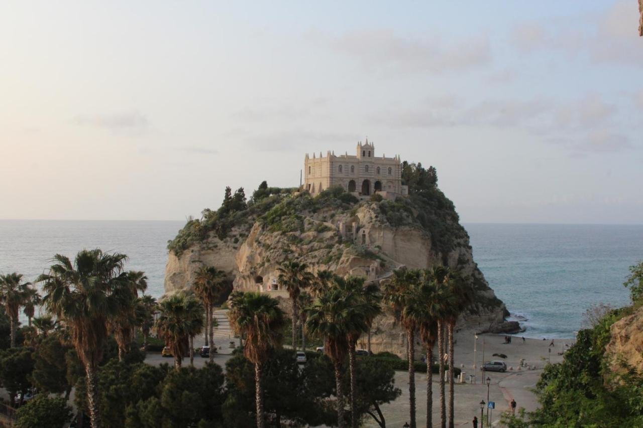Malu Best Rooms - Tropea Eksteriør billede
